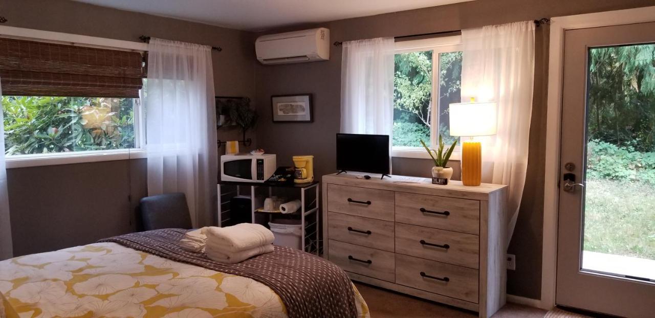 Deerhorn Creekside Bed And Breakfast Guest Room מראה חיצוני תמונה