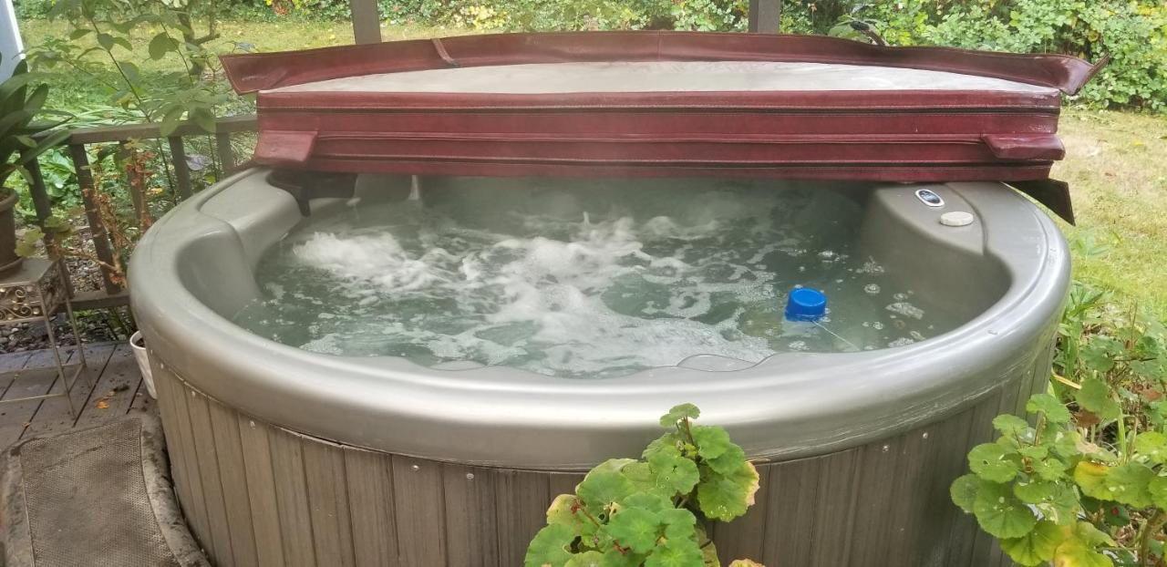 Deerhorn Creekside Bed And Breakfast Guest Room מראה חיצוני תמונה
